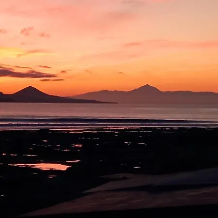 Sunshine, What Else? * Las Palmas